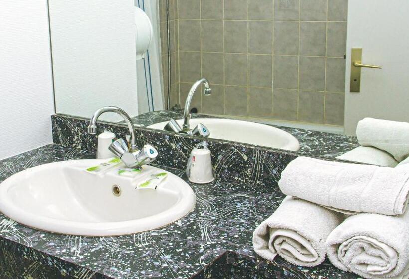 غرفة عائلية, Le Cesar