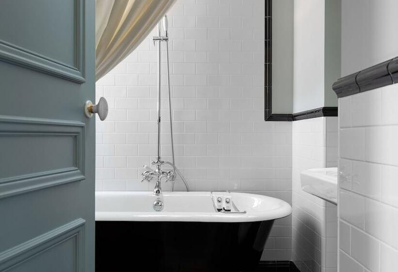 חדר קלאסי, Le Nessay