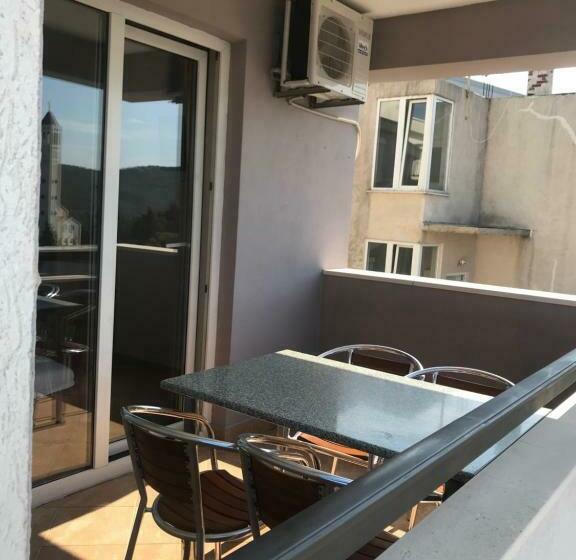 آپارتمان 1 خوابه با چشم‌انداز دریا, Villa Suzana