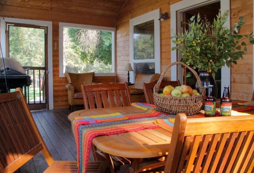 Номер Стандарт Вид на Горы, Coho Cottages
