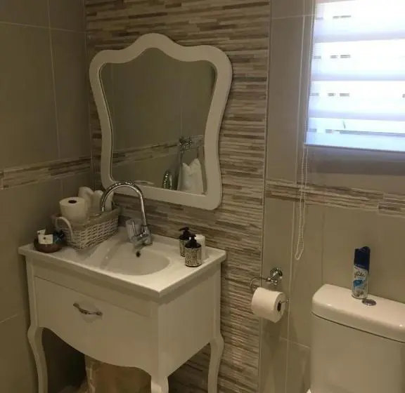 اتاق لوکس با چشمانداز باغ, Meraki Country Manor