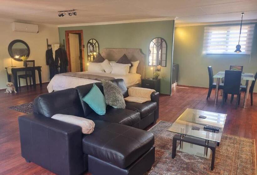 חדר דחוקס עם מיטת קינג, Meraki Country Manor