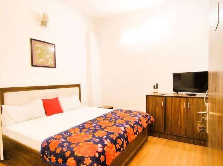 اتاق لوکس, Osaka Taj