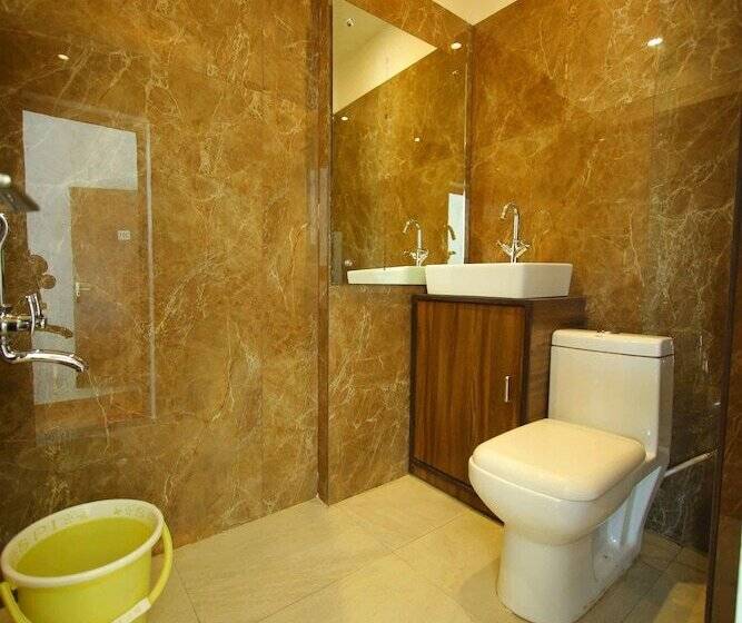 اتاق لوکس, Osaka Taj