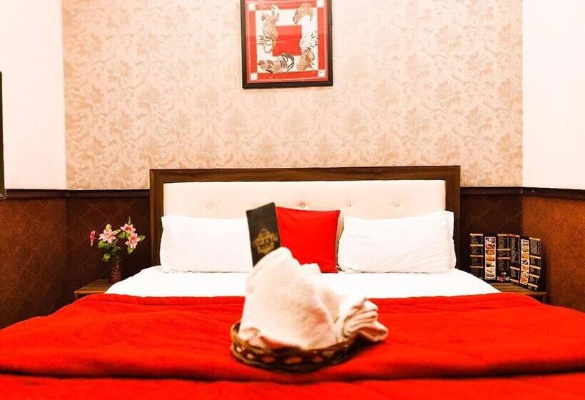 اتاق لوکس, Osaka Taj