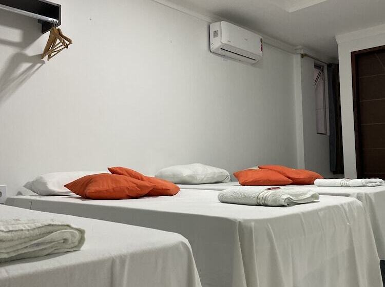 スタンダード４人部屋, Pousada Acauã Acesso Através De Escadas