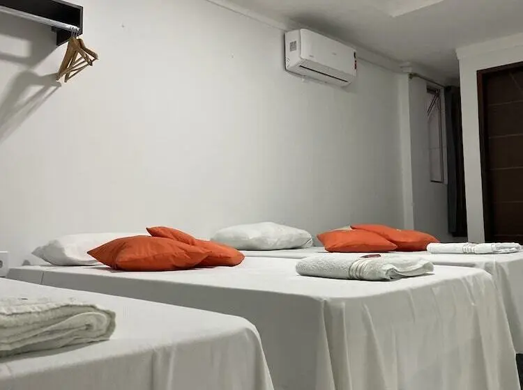 スタンダード４人部屋, Pousada Acauã Acesso Através De Escadas