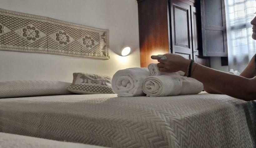 Pokój Klasyczny Czteroosobowy, Ghivine Albergo Diffuso