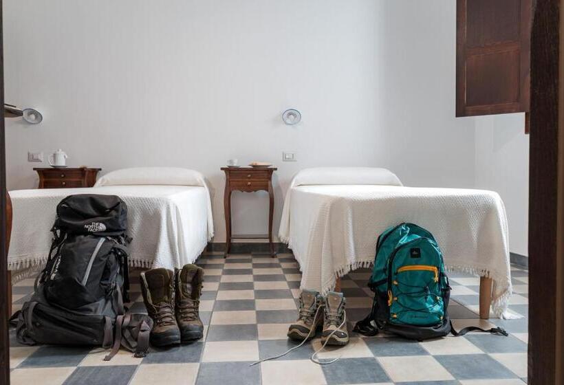 Pokój Trzyosobowy Klasyczny, Ghivine Albergo Diffuso