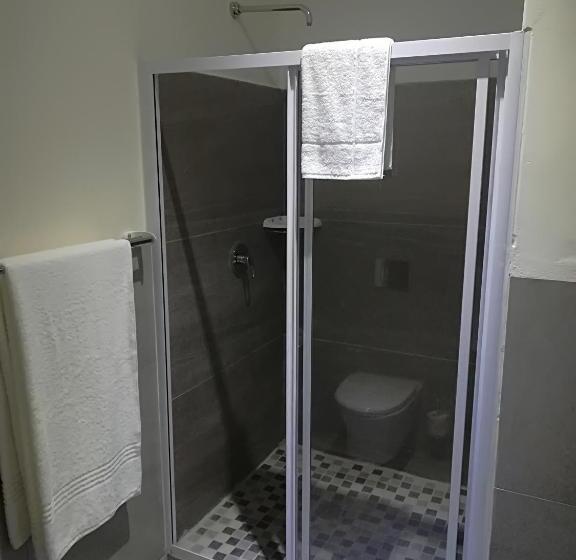 Номер Стандарт, Herms Restaurant & Boutique