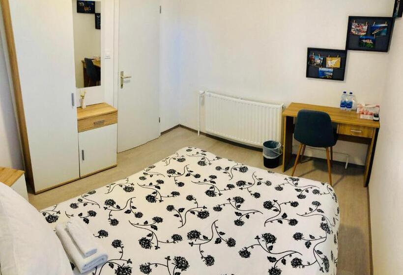 اتاق پایه با سرویس بهداشتی مشترک, Lina Rooms Hostel