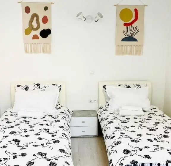 اتاق استاندارد با سرویس بهداشتی مشترک, Lina Rooms Hostel