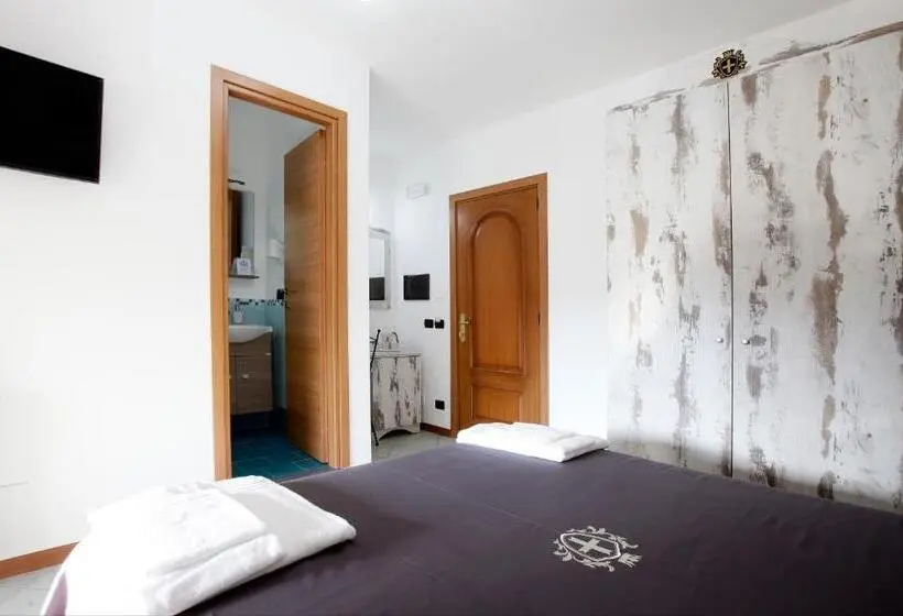 Standard-huone Puutarhanäkymä, Luxury Room Vittorio Emanuele Ii
