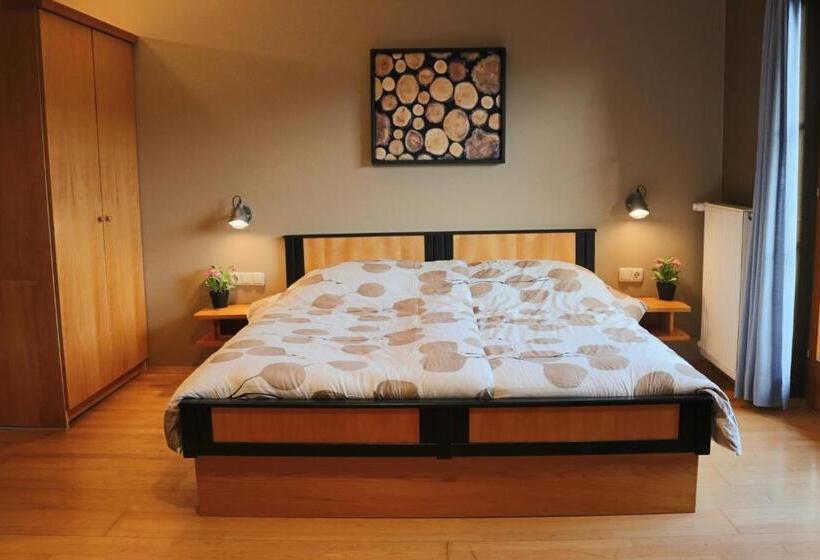 חדר משפחתי, Pension Kärnten