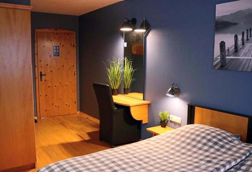 חדר סטנדרט לארבעה, Pension Kärnten