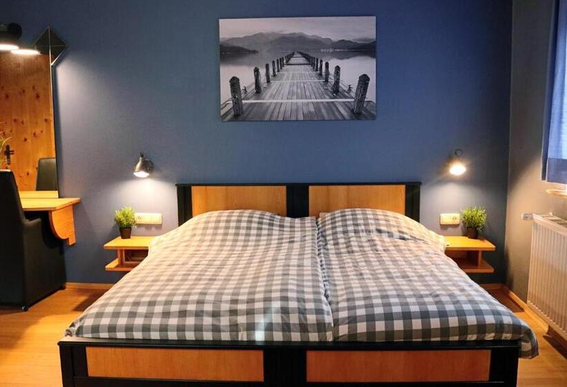 חדר סטנדרט לארבעה, Pension Kärnten