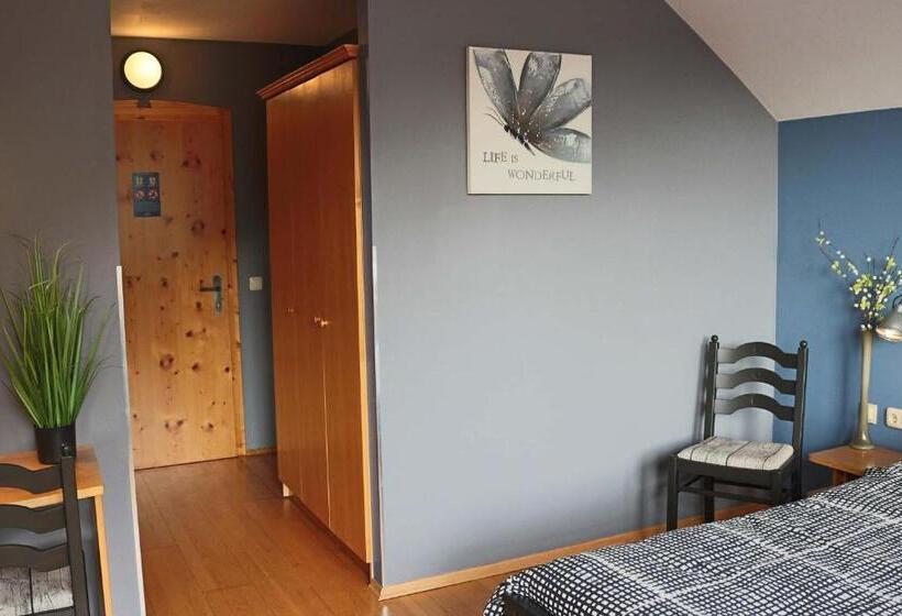 חדר סטנדרט לשלושה, Pension Kärnten