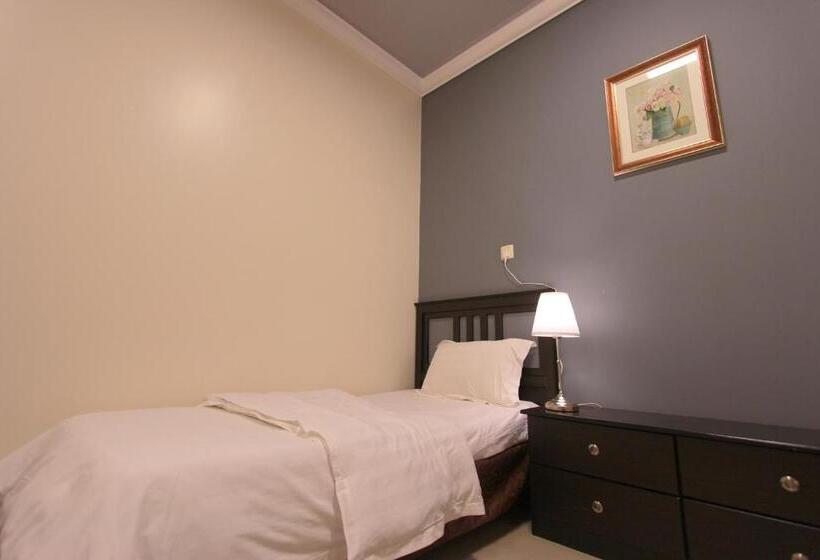 Апартаменты 3 Спальни, Al Qaswaa Furnished Apartements