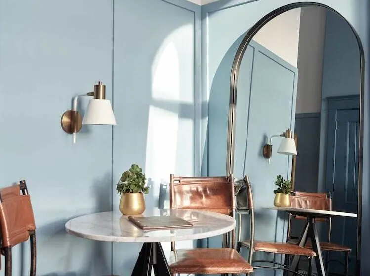 اتاق لوکس, The Chicago Hotel Collection Wrigleyville