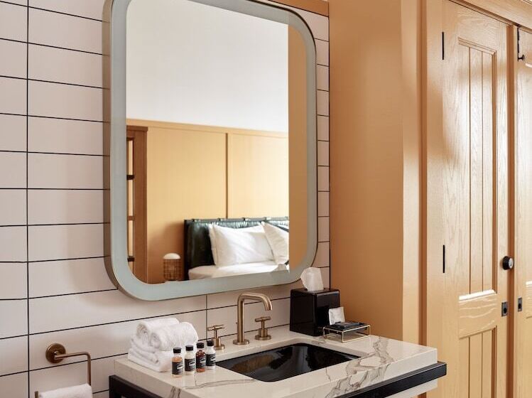 اتاق لوکس, The Chicago Hotel Collection Wrigleyville