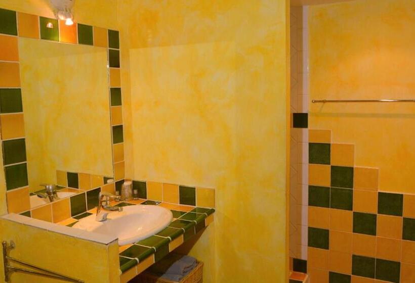 חדר סטנדרט נוף לגינה, La Tuilière En Luberon