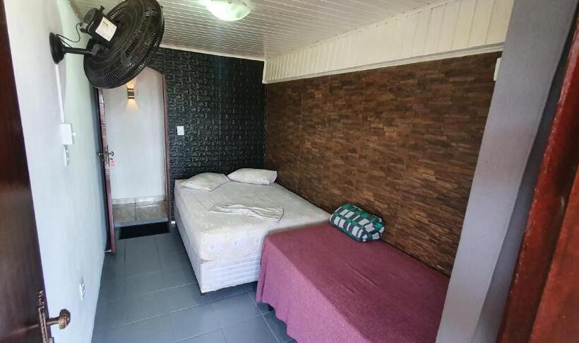Quarto Triplo Estandar Banheiro Compartilhado, Pousada Fonseca