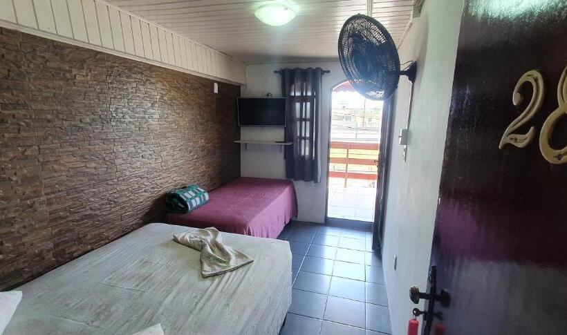 标准三人间共用浴室, Pousada Fonseca