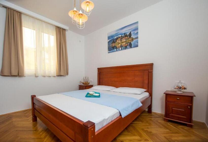 اتاق استاندارد سه تخته با بالکن, Villa Dieden