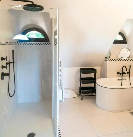 استودیوی لوکس, New Cottage & Spa De Nage Guesthouse