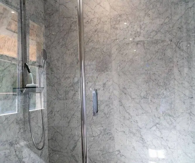 اتاق لوکس, New Cottage & Spa De Nage Guesthouse