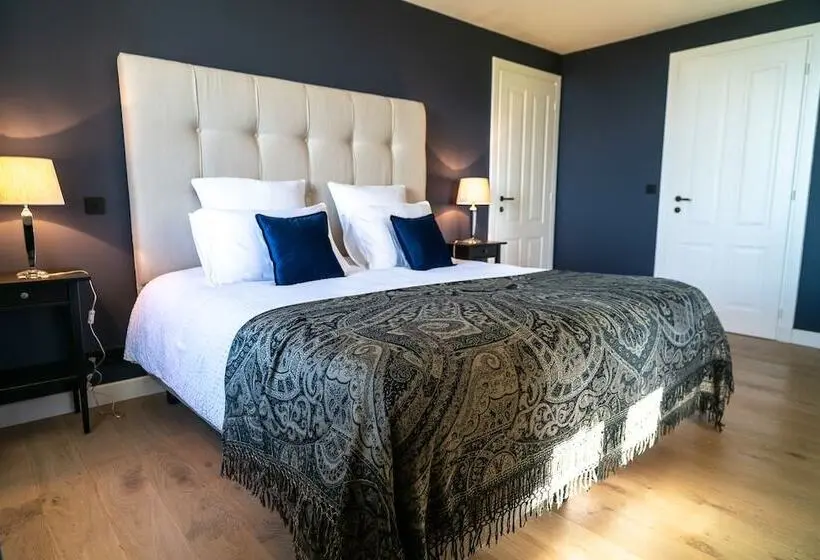 اتاق لوکس با چشم‌انداز دریا, New Cottage & Spa De Nage Guesthouse