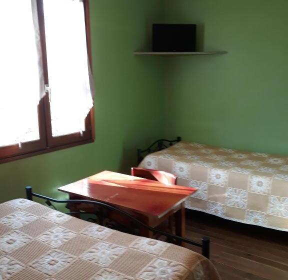 חדר משפחתי, Le Relais De Boralde