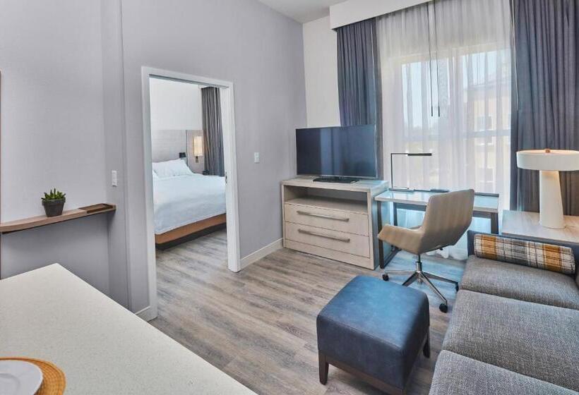 جناح سرير كينج, Trio Healdsburg