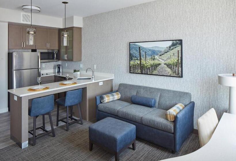 إستوديو قياسى سرير ملكى, Trio Healdsburg