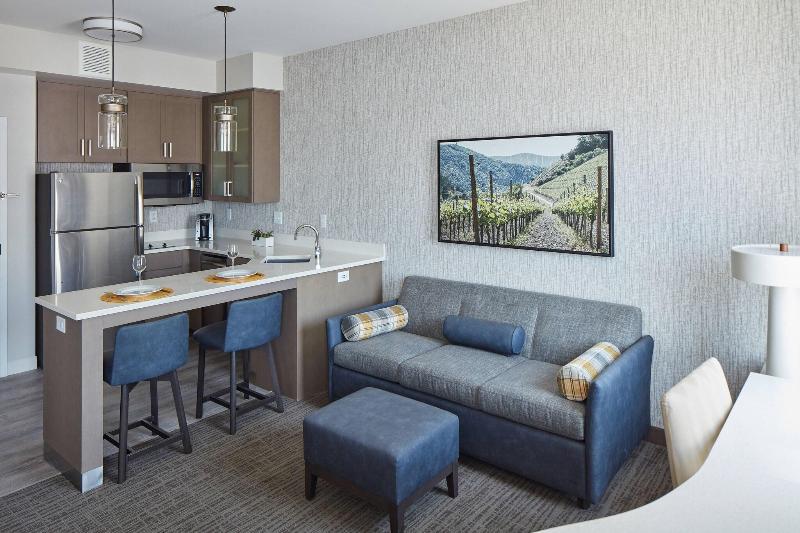스위트 킹사이즈 침대, Trio Healdsburg