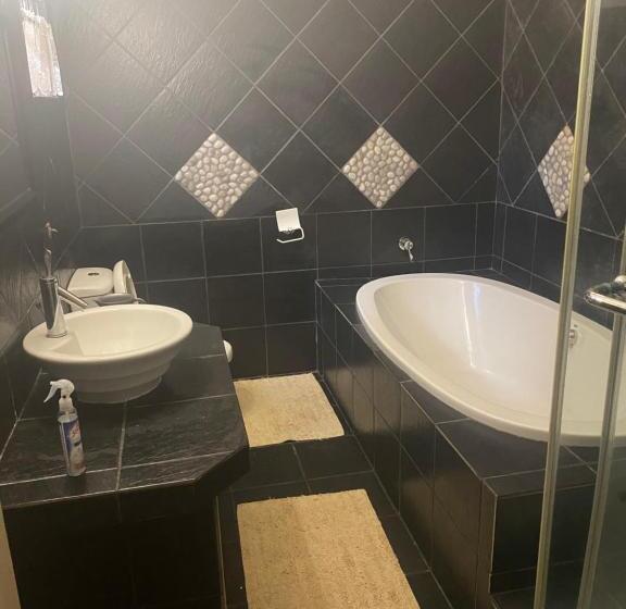 家庭间, A Pousada Guesthouse