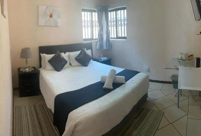 اتاق خانوادگی, A Pousada Guesthouse