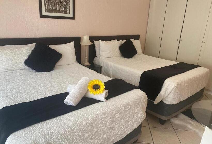 Семейный Номер, A Pousada Guesthouse
