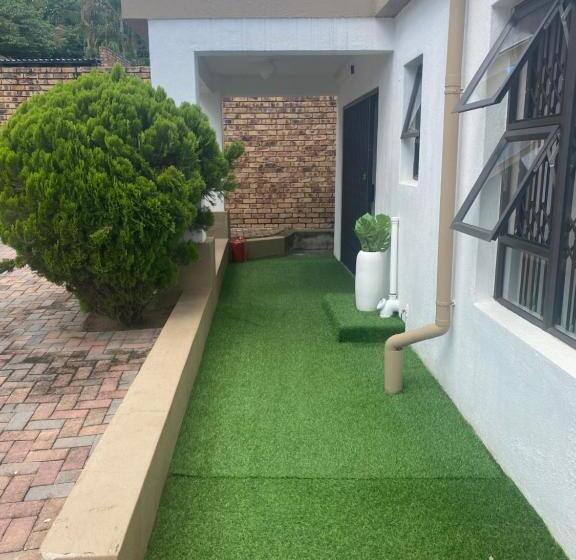 家庭间, A Pousada Guesthouse