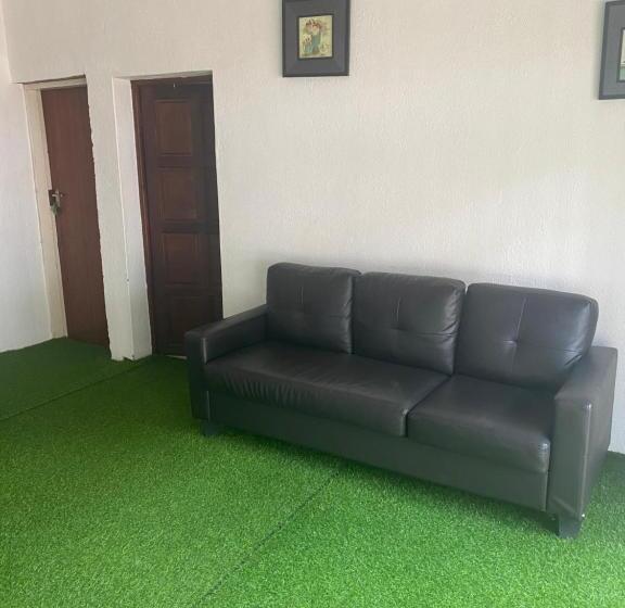 家庭间, A Pousada Guesthouse