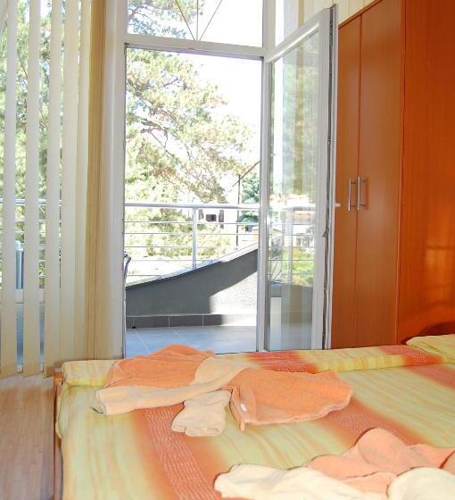 اتاق استاندارد سه تخته با چشم‌انداز, Guesthouse Sunny