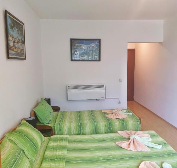 اتاق استاندارد سه تخته با چشم‌انداز, Guesthouse Sunny