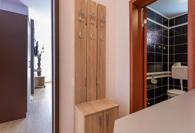 اتاق سوپریور سه تخته, Guesthouse Sunny