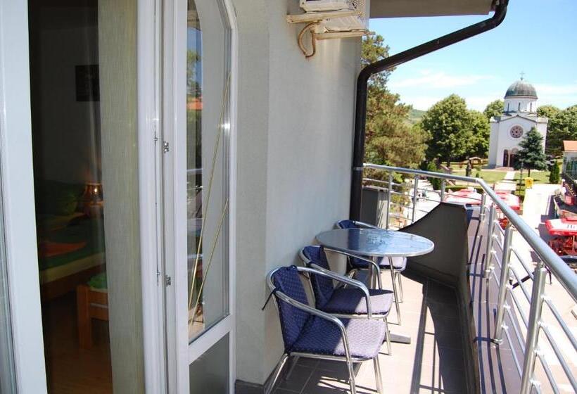 Economy Triple Room, Guesthouse Sunny