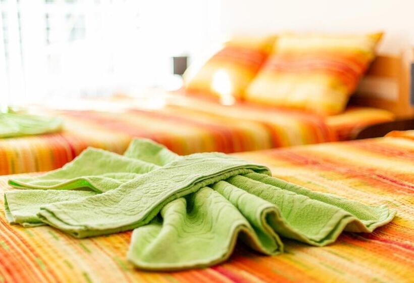 Economy Triple Room, Guesthouse Sunny