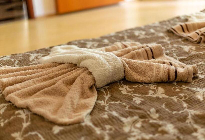 اتاق خانوادگی, Guesthouse Sunny