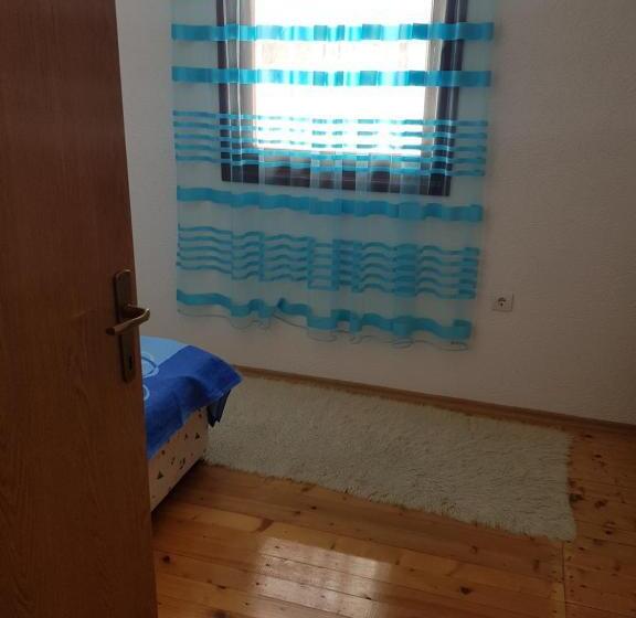 اتاق استاندارد یک نفره, Deluxe Studio & Rooms Zarubica