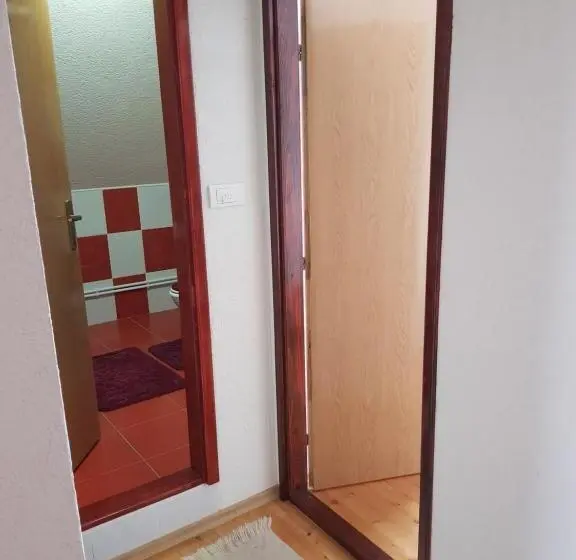 اتاق استاندارد یک نفره, Deluxe Studio & Rooms Zarubica