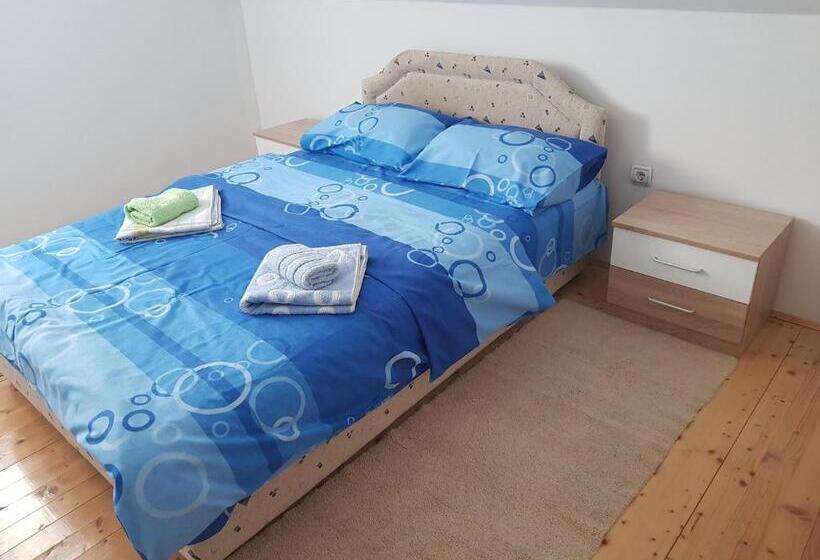 اتاق استاندارد با چشم‌انداز کوهستان, Deluxe Studio & Rooms Zarubica