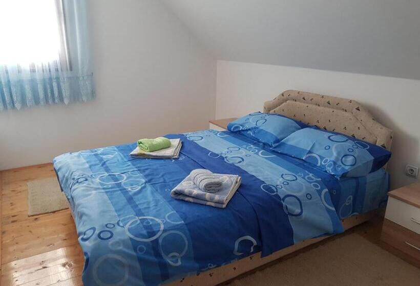 اتاق استاندارد با چشم‌انداز کوهستان, Deluxe Studio & Rooms Zarubica